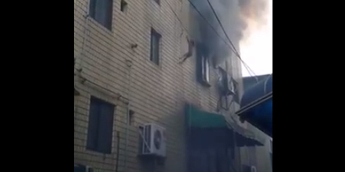 La decisión más difícil: se tiró junto a sus  hijos al vacío para salvarse de un incendio | Internacionales