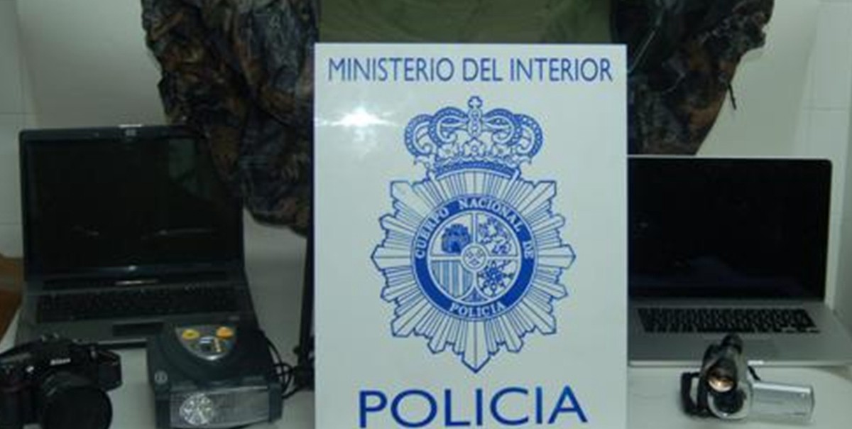 Lo detuvieron por grabar a más de mil mujeres con un visor de infrarrojos mientras hacían sus necesidades | Internacionales