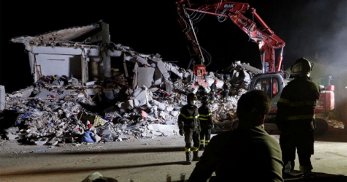 La abuela que hizo de escudo para salvar la vida de sus nietos de cuatro y siete años | Internacionales
