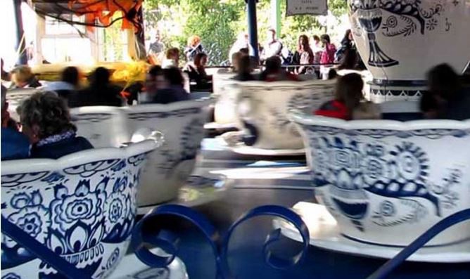 Una nena de 6 años sufrió serias heridas al salir despedida de una taza giratoria | Internacionales