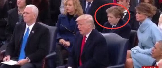 El hijo menor de Donald Trump da la nota en medio de la ceremonia | Internacionales