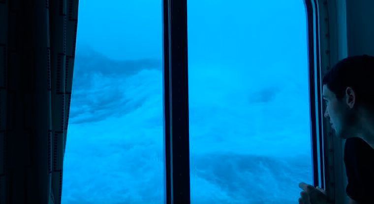 Video terrorífico: así se vive en un crucero bajo una tormenta con olas de 9 metros | Internacionales