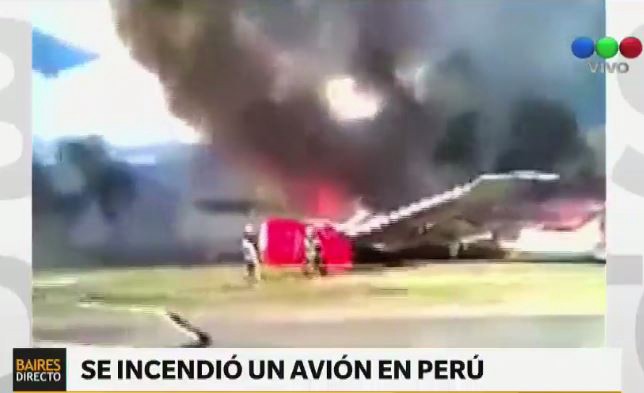 Video: un avión se incendió tras despistarse en el aterrizaje | Internacionales