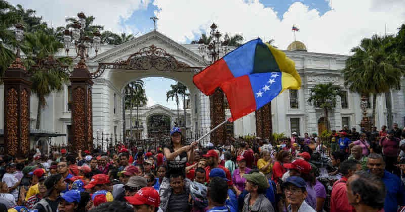 Parlamento discute situación en Venezuela | Internacionales
