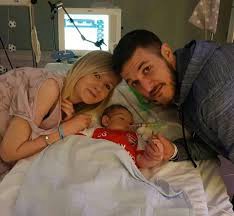 "Dulces sueños bebé, duerme bien", las últimas palabras a Charlie Gard de sus padres tras una larga lucha por su vida | Internacionales
