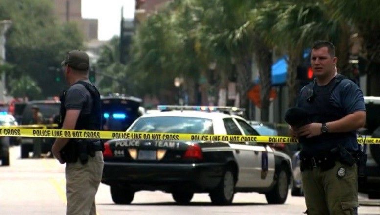 Al menos un muerto en un tiroteo con rehenes en un restaurante en Estados Unidos | Internacionales