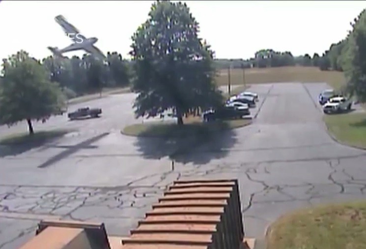 Cinco jóvenes murieron al electrocutarse cuando decoraban el árbol de Navidad | Internacionales