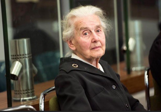 Una anciana de 88 años fue condenada a seis meses de prisión por negar el Holocausto | Internacionales