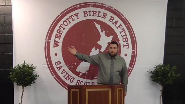 Abre otra iglesia el pastor que reclama pena de muerte para los homosexuales | Internacionales