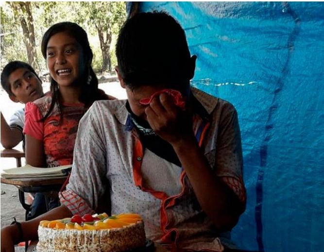 La historia del nene que recibió su primera torta de cumpleaños a los 14 | Internacionales