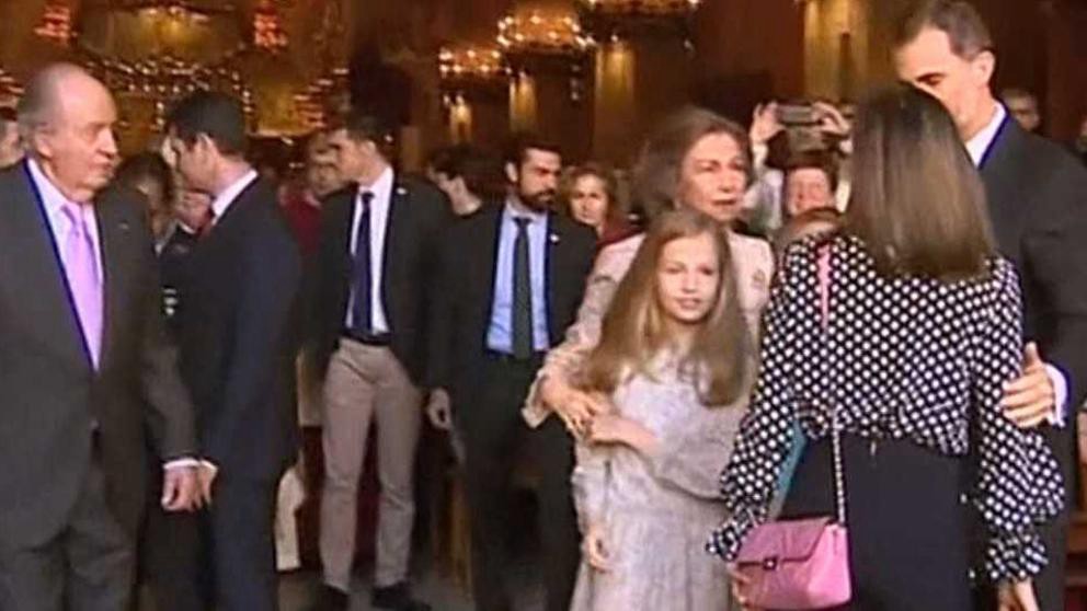Escándalo real en España: tironeos entre Sofía y Letizia por una foto | Internacionales