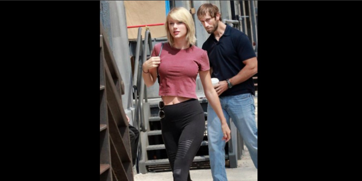 Lo atraparon mirando a Taylor Swift y la imagen se volvió viral | Redes