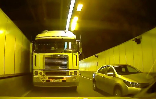 Un accidente desató la polémica en las redes sociales: ¿quién es el culpable? | Redes