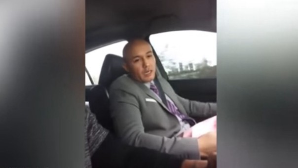 Robó un banco, lo transmitió por Facebook Live y regaló el botín en la calle | Redes