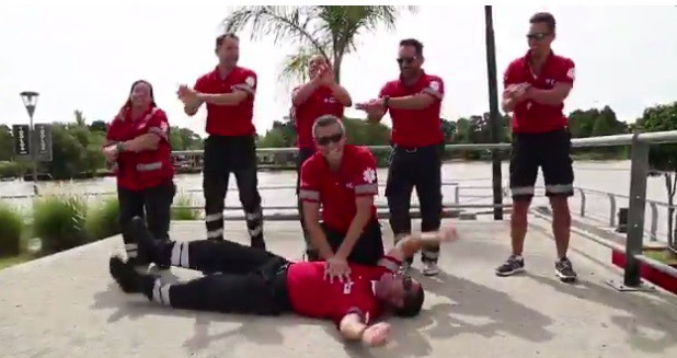 Video: RCP al ritmo de Village People | Redes