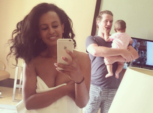 Esta madre compartió una foto de sus pechos mostrando las consecuencias de la lactancia | Redes