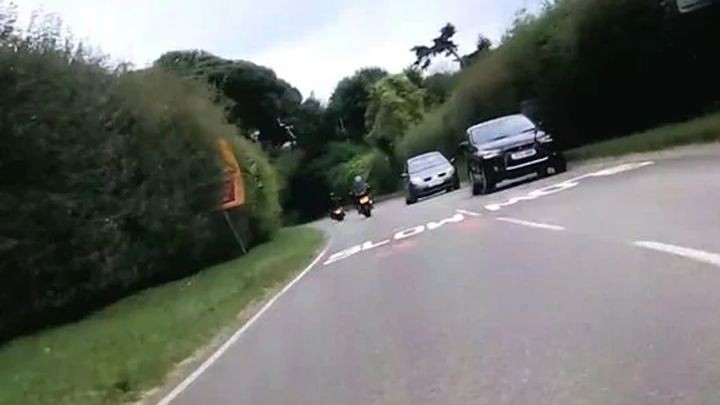 Video aterrador: el motociclista que filmó su propia muerte tras intentar una acrobacia | Redes