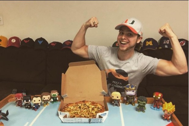 El joven que pasó un año comiendo pizza: mirá las transformaciones de su cuerpo | Redes