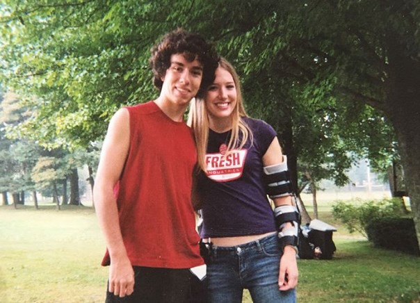 El joven que recibió una llamada 10 segundos antes de quitarse la vida que lo salvó | Redes