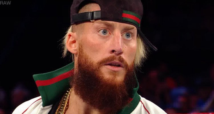 Obligan a un famoso luchador a cambiar la firma de su carnet de conducir por ser "obscena" | Redes