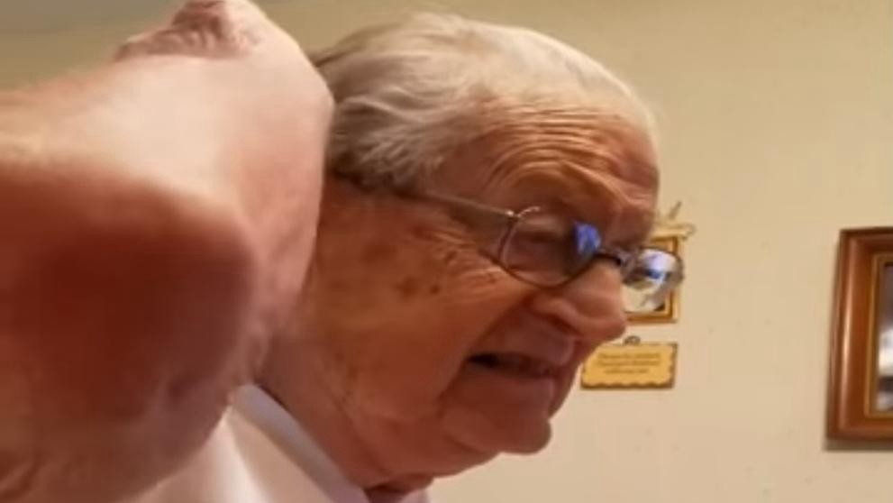 Video viral: la increíble reacción de un abuelo cuando se entera que tiene 98 años | Redes