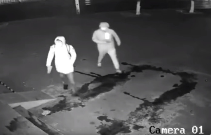 El ladrón más torpe del mundo: dejó inconsciente a su cómplice en pleno robo | Redes