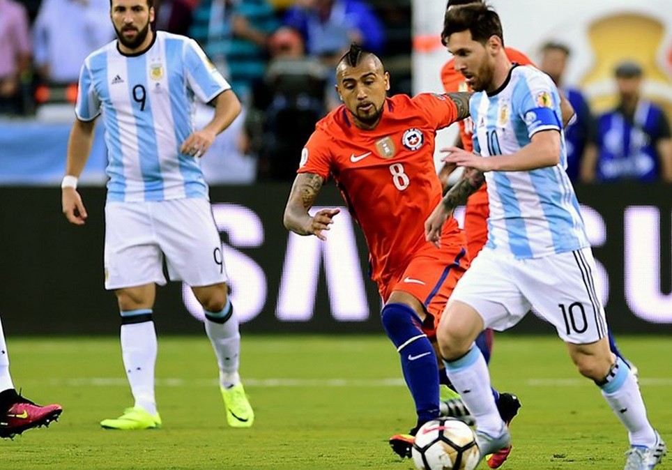 ¿Sangra por la herida?: Vidal criticó a Messi y dijo que los argentinos "sueñan con él" | Rusia 2018