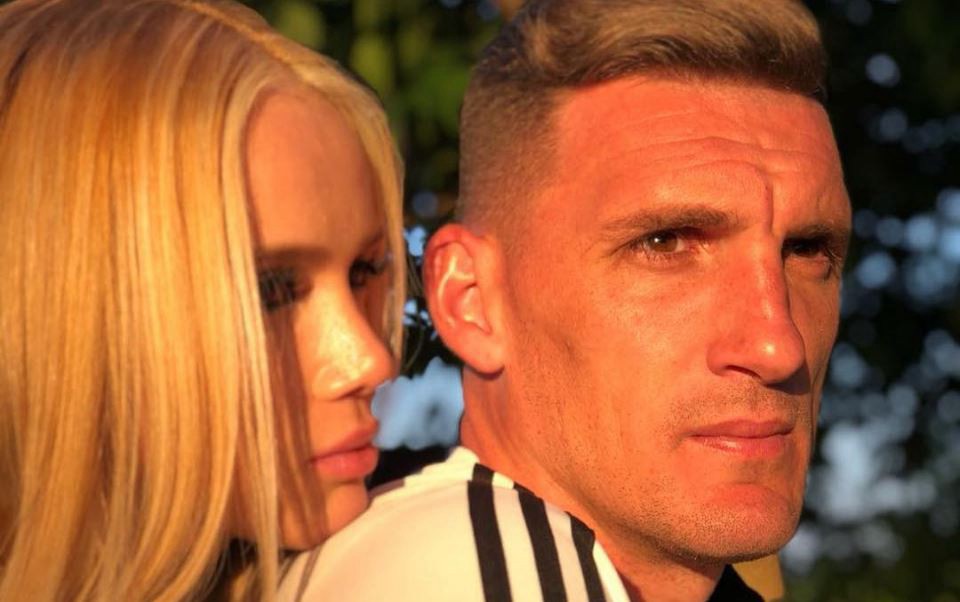 El emotivo posteo de la mujer de Armani por la titularidad del arquero ante Nigeria | Rusia 2018