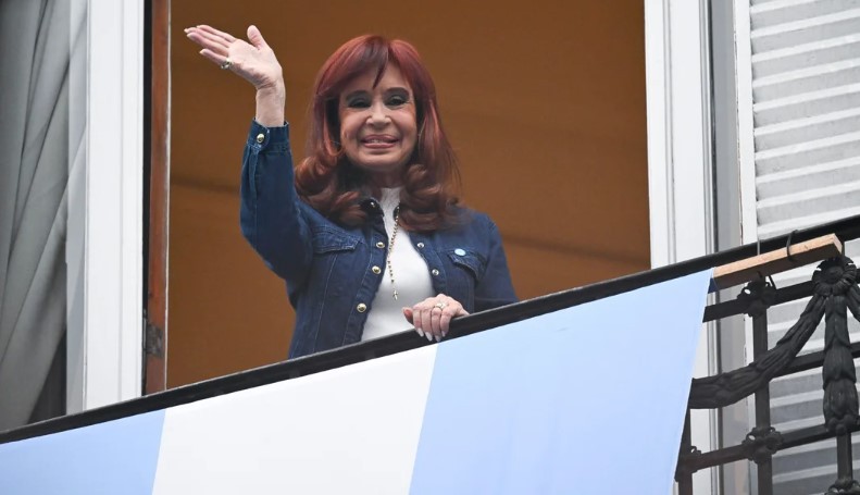 “Me enoja que el amor y agradecimiento tengan tanta mala suerte”, dijo Cristina Kirchner sobre la muerte de un militante | Política