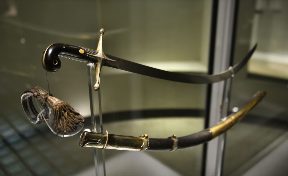 Profundo rechazo opositor al retiro del Sable Corvo de San Martín del Museo Histórico Nacional | Actualidad