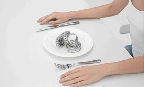 El uso intensivo de redes sociales causa trastornos alimentarios a casi la mitad de los jóvenes | Actualidad