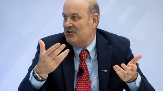 Sturzenegger defendió los cambios en la reforma laboral: "Si te lastimaste jugando al fútbol, tu empresa no tiene nada que ver"