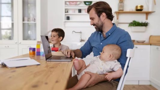 INDEC: una familia necesitó más de $600.000 en febrero para criar a un hijo