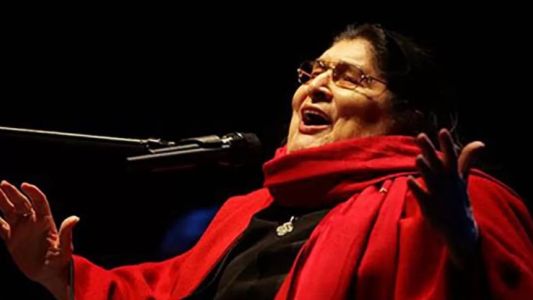 Exigen la renuncia de un funcionario de Radio Nacional por insultos a Mercedes Sosa