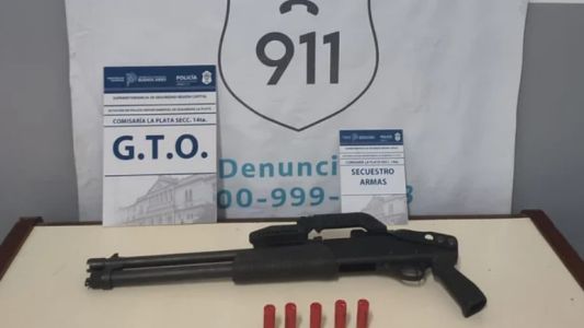 La Plata: arrestaron a un hombre que tenía enjaulado a su hijo con autismo