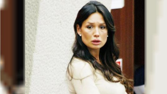 Indulto a organizadora de fiestas de Berlusconi provoca escándalo en Uruguay por adopción irregular