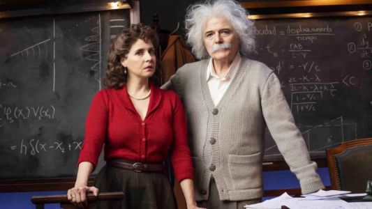 “El teatro resiste; cuando alguien desenchufe el mundo, el teatro aún existirá”: Gabriela Toscano