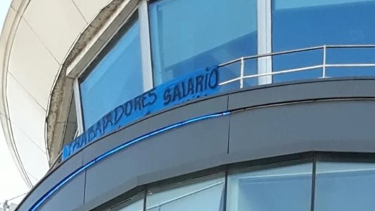 Controladores aéreos preparan medidas de fuerza que pueden afectar los vuelos en las fiestas