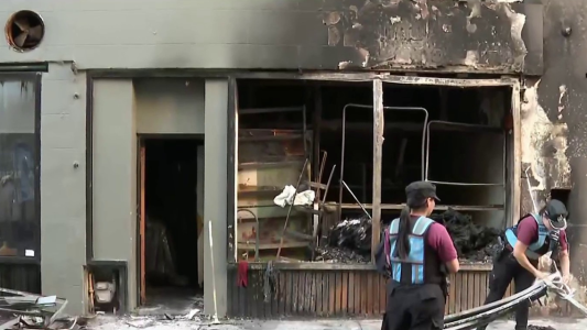 Monserrat: Se incendió un contenedor y 18 personas fueron asistidas