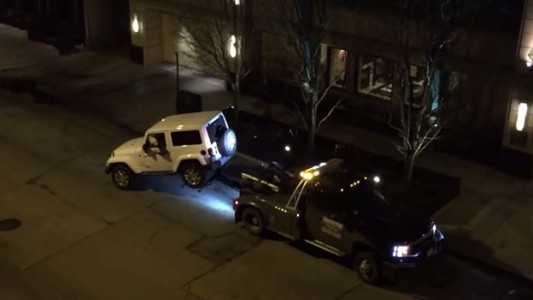 #EsViral: furor por el conductor de la 4x4 que escapó de la grúa