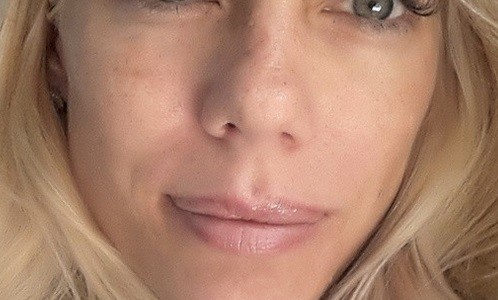 Nicole Neumann, sin maquillaje, para descartar rumores de cirugías