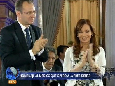 Homenaje en el Senado al médico que operó a la presidenta