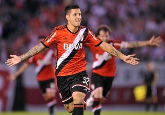 River goleó a Banfield y llega entonado a los superclásicos