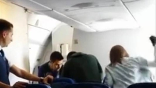 Difunden el video de una golpiza a un inmigrante dominicano en España