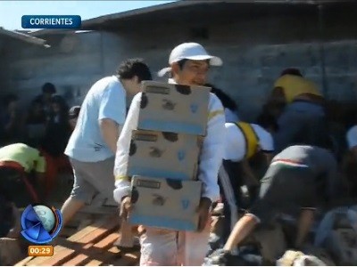 Vuelco de un camión de leche y saqueos