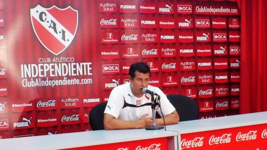 Almirón resiste en Independiente: "Tengo el mismo apoyo que la semana pasada"