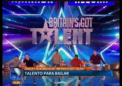 Un grupo de varones bailó y dejó a todos con la boca abierta