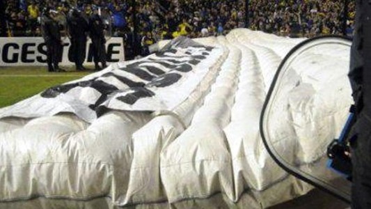 Encontraron la manga que usó River en un predio de Puerto Madero y es sometida a pericias