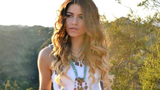 La mexicana Sofía Reyes estrenó video