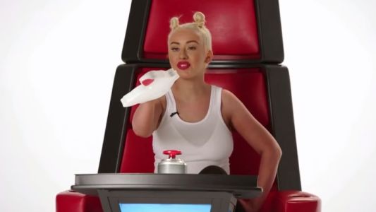 Desopilante: Christina Aguilera imitó a Miley Cyrus, Britney Spears, Cher, Shakira, Lady Gaga y Sia